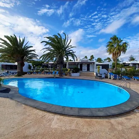 Playa Bastian - Piscina Climatizada - Wifi - Playa 1 Min.