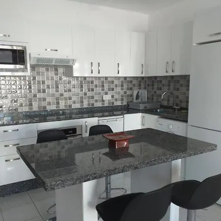 Playa Bastian - Piscina Climatizada - Wifi - Playa 1 Min.