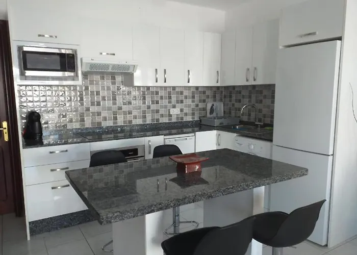 Playa Bastian - Piscina Climatizada - Wifi - Playa 1 Min.